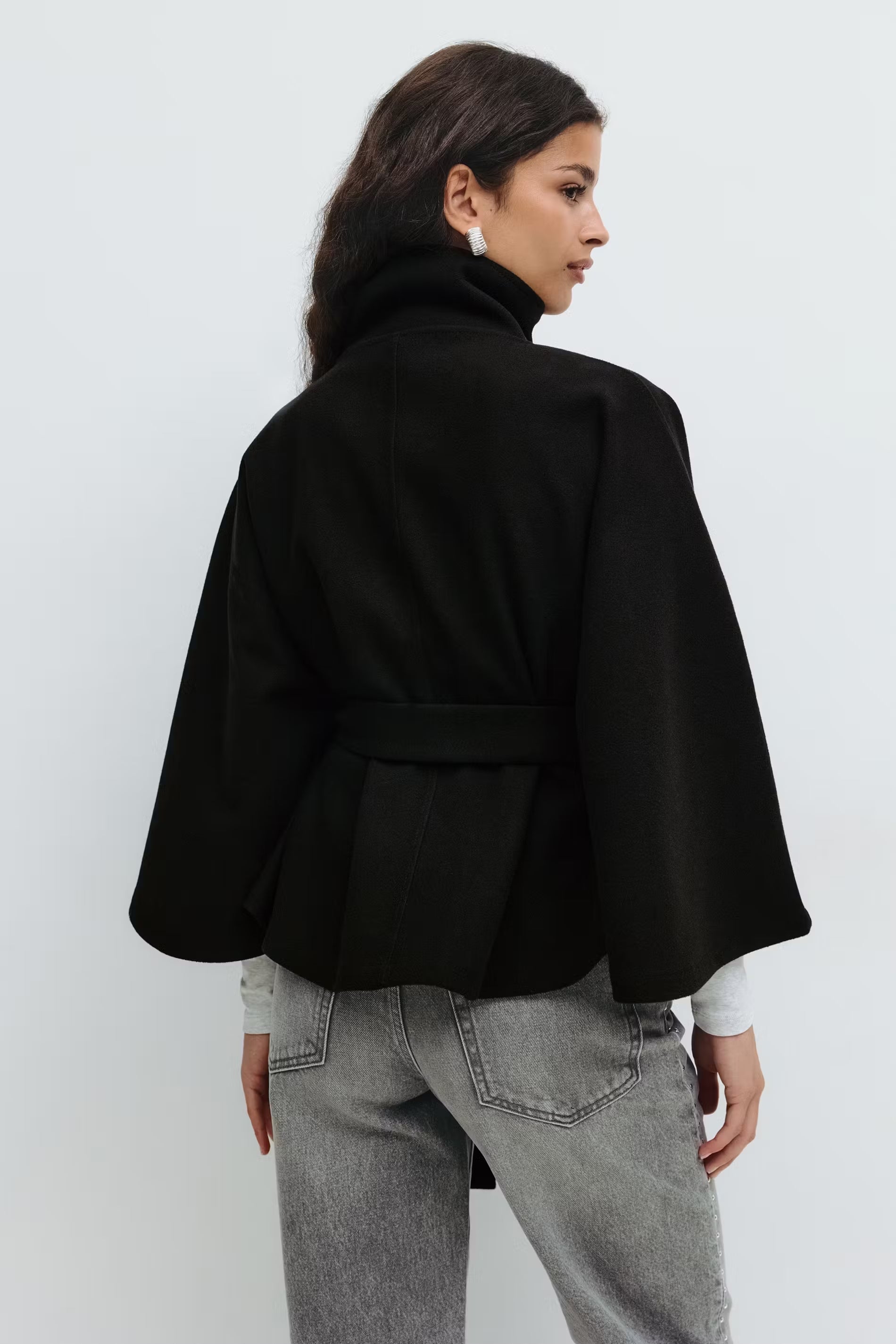 Belt cape jacket